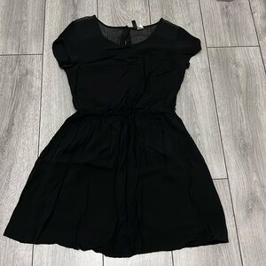 H&M Black t-shirt dress with elastic waist
